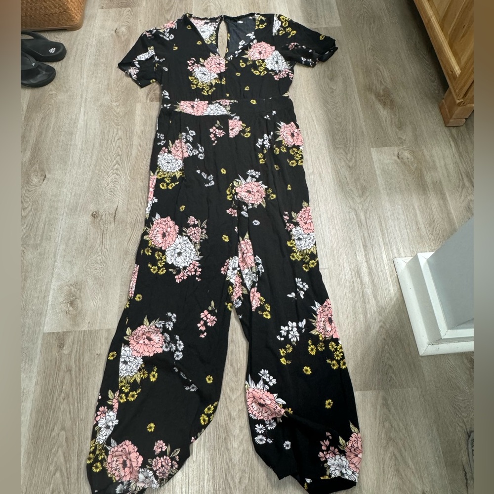 Torrid Super Soft Challis Floral Romper size 2 Black